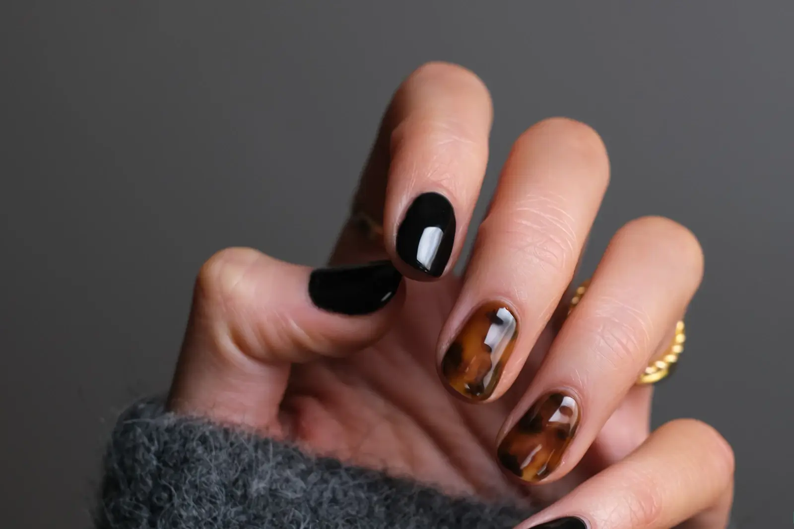 Tırnak stüdyosu fiyatları: malzeme, nail art ve gerçek süreyi hesaplamak