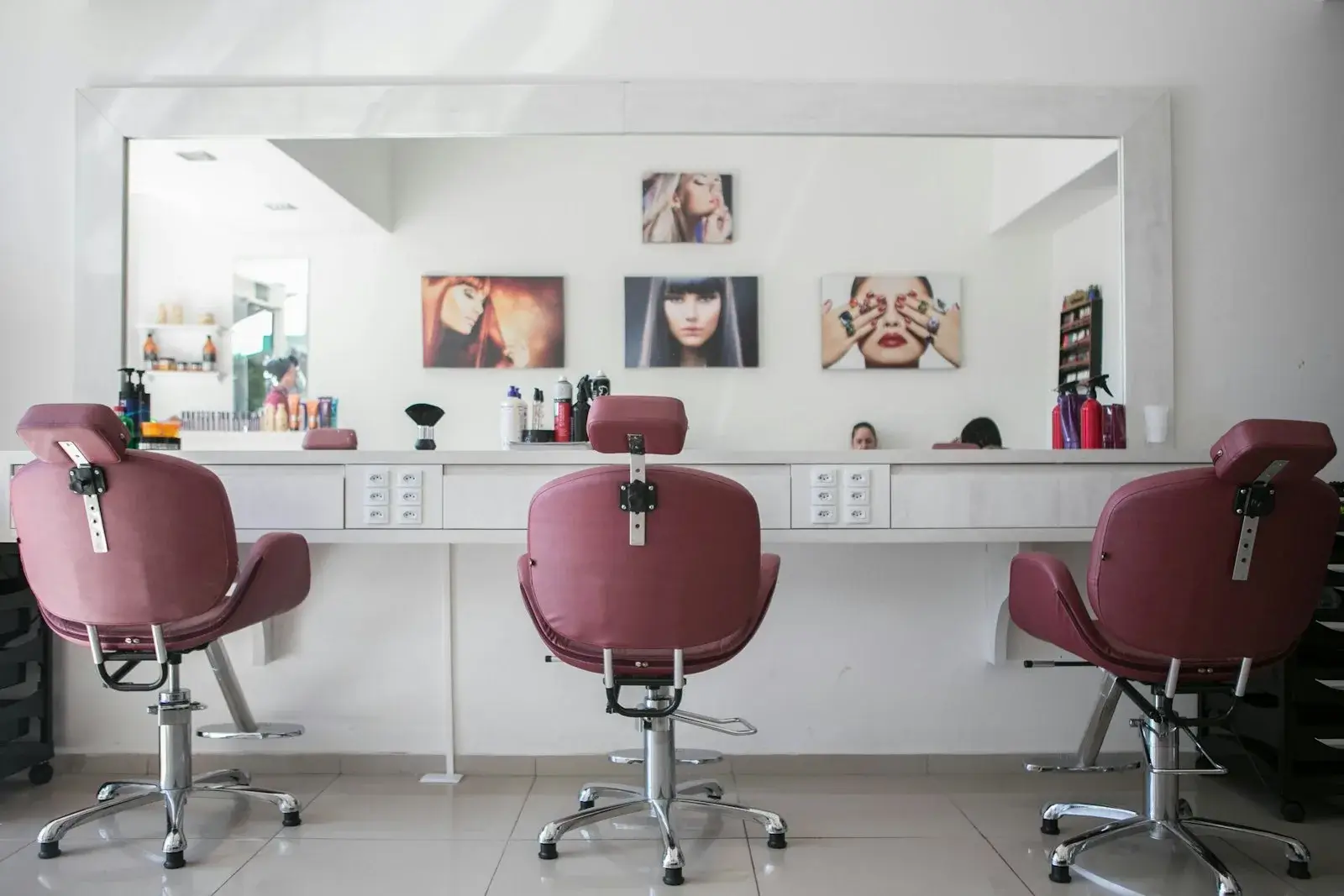 Rezervasyon portalı mı kendi salon web sitesi mi?